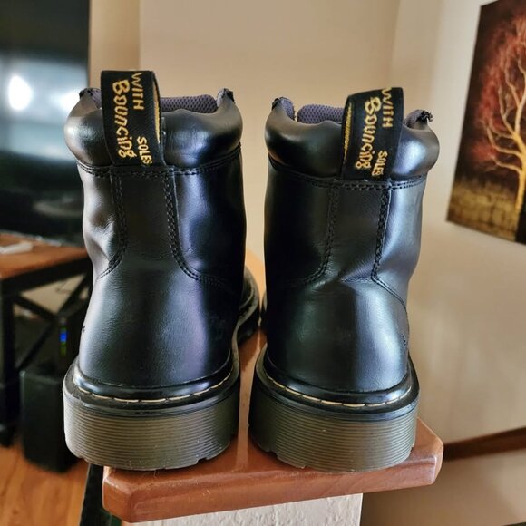 Dr. Martens Air Wair The Original Men's US 11 Black Leather Boots - Picture 3 of 7